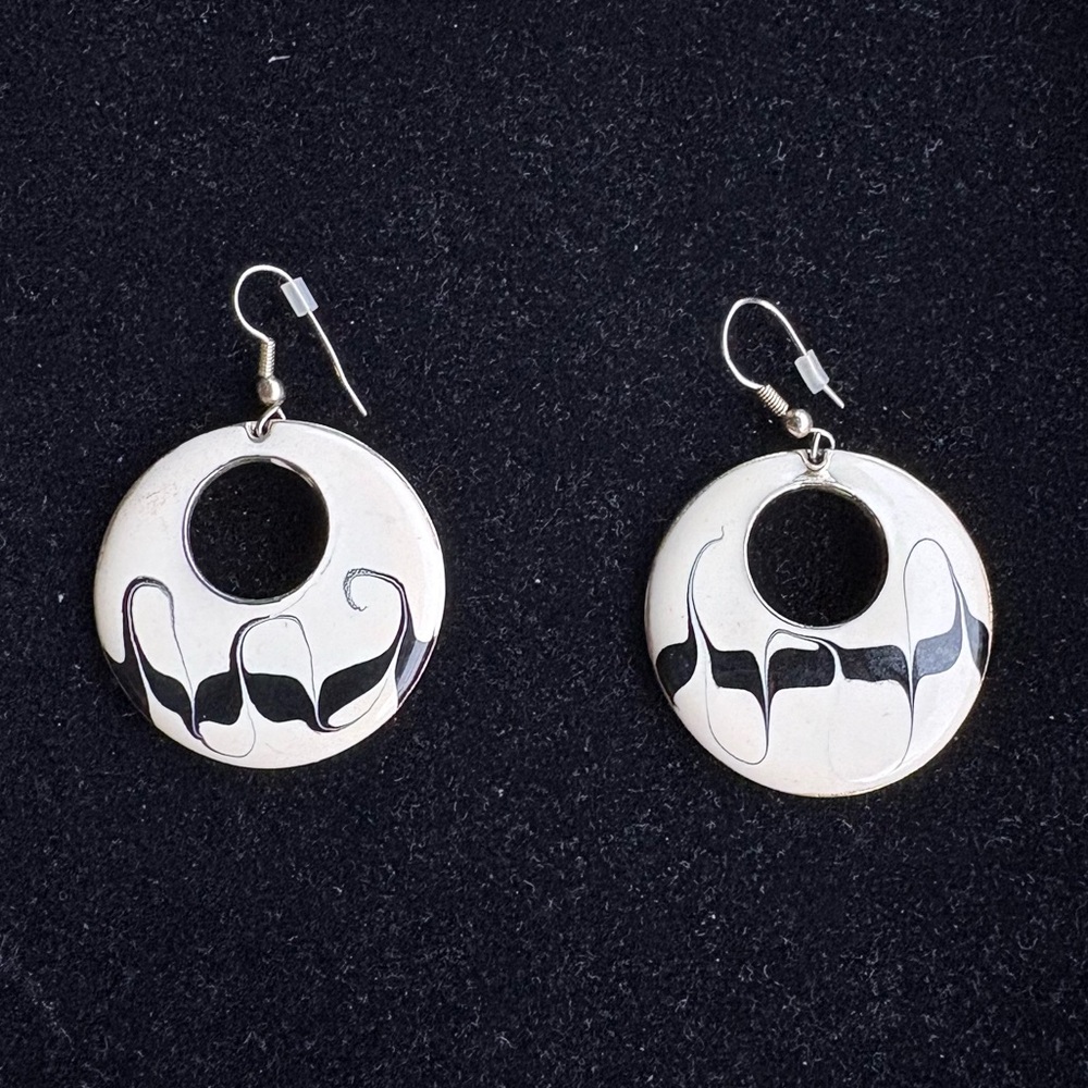 Vintage Berēbi Limited edition signed Edgar Berebi Cream & Black enamel Earrings